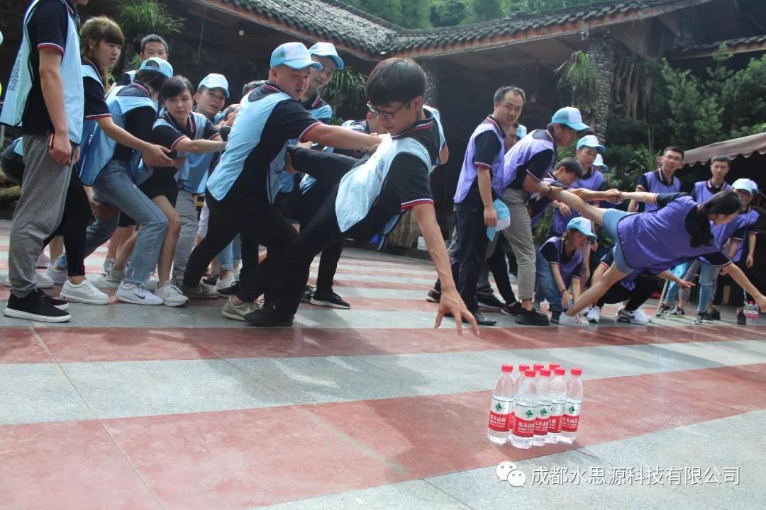 水思源——“鑄造優(yōu)秀團(tuán)隊(duì)，共創(chuàng)企業(yè)輝煌”